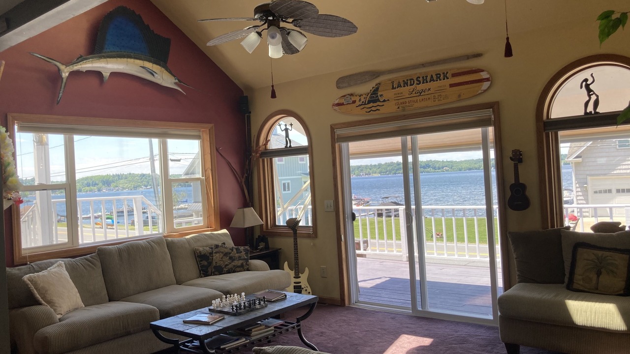 Photo of Livingroom in Saratoga Springs
