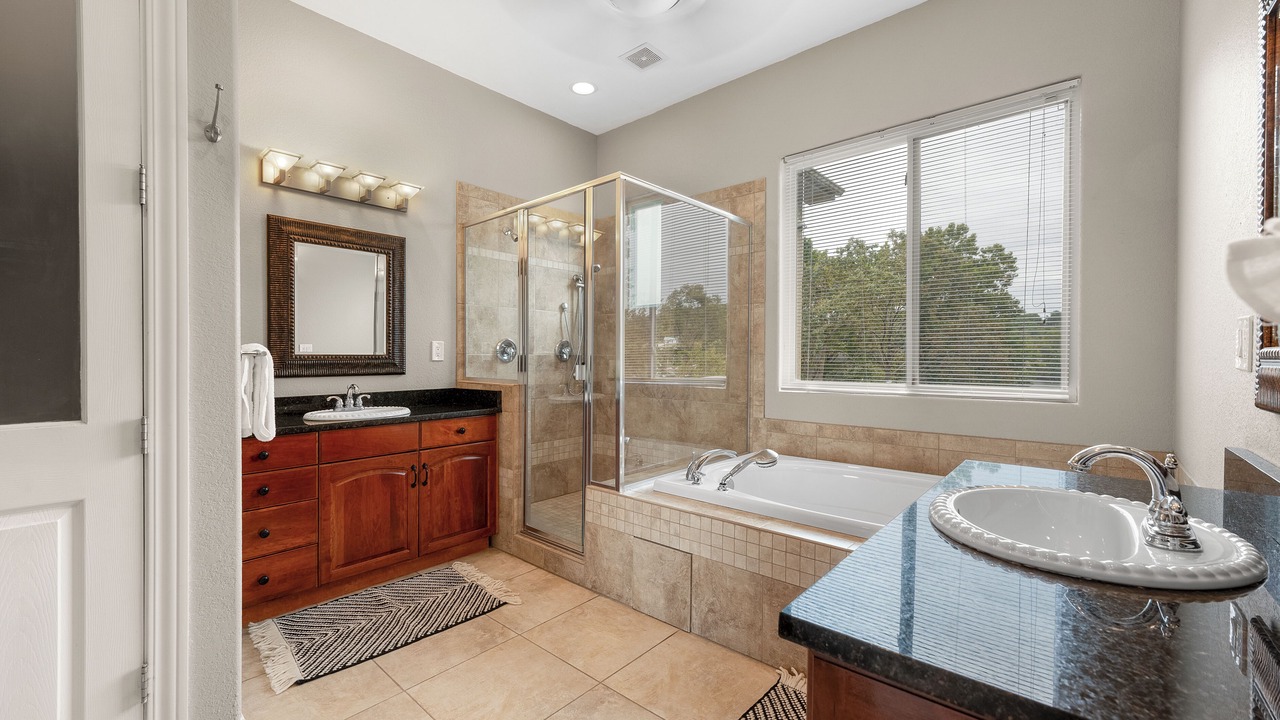 Photo of Bathroom in Sunrise Beach