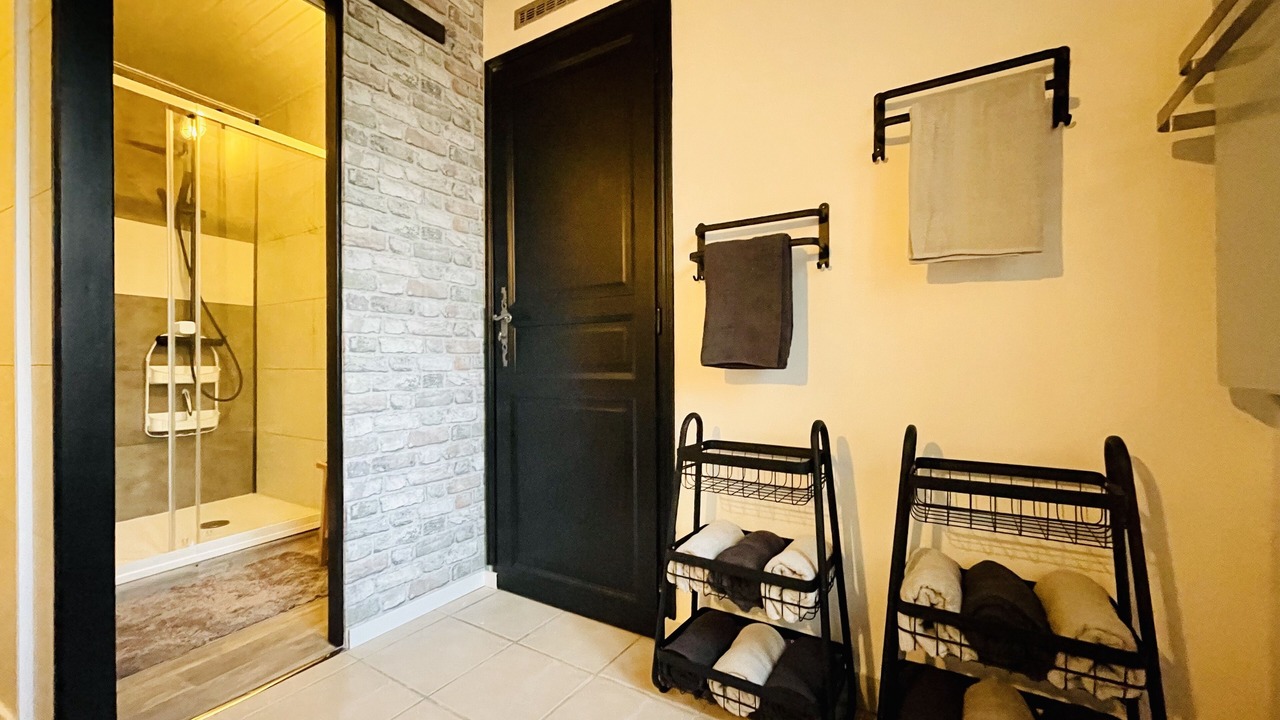 Photo of Bathroom in Lusignan