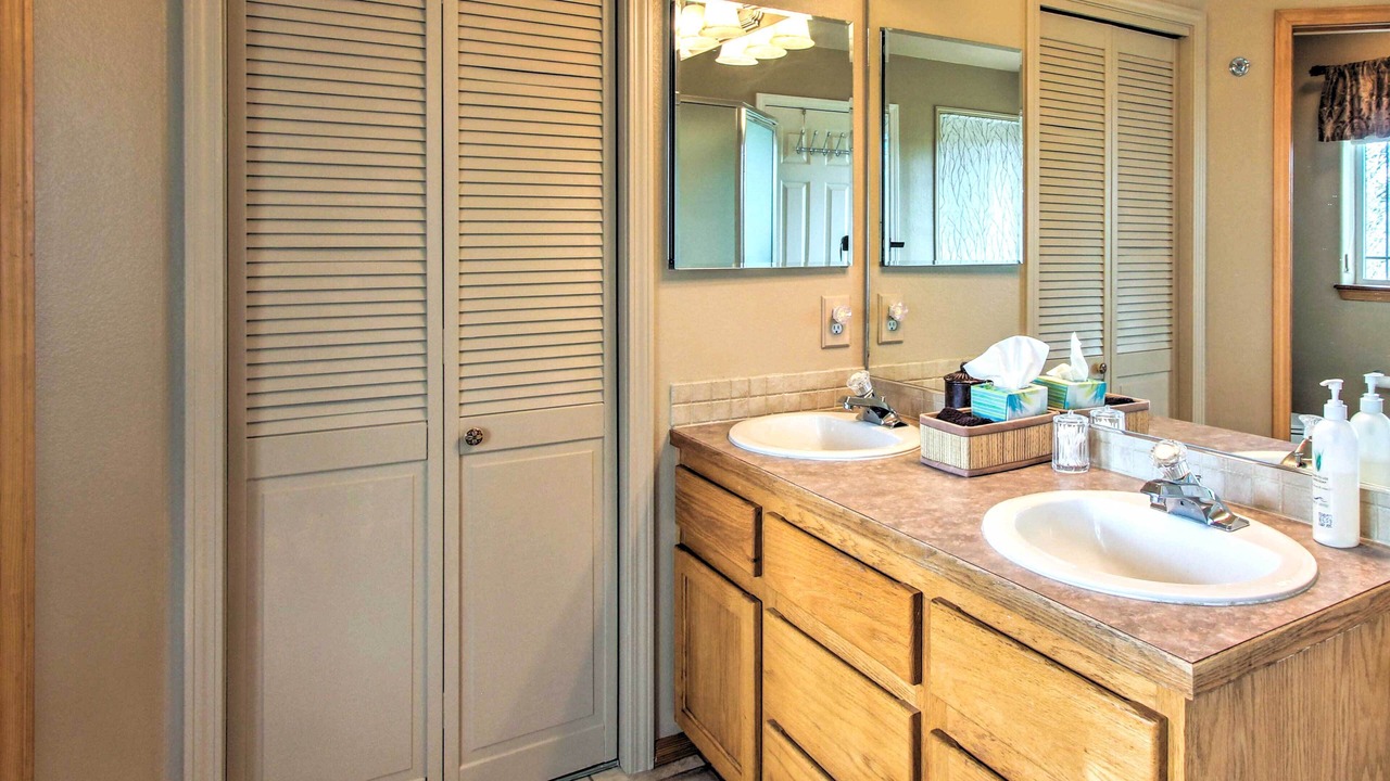 Photo of Bathroom in Klamath Falls