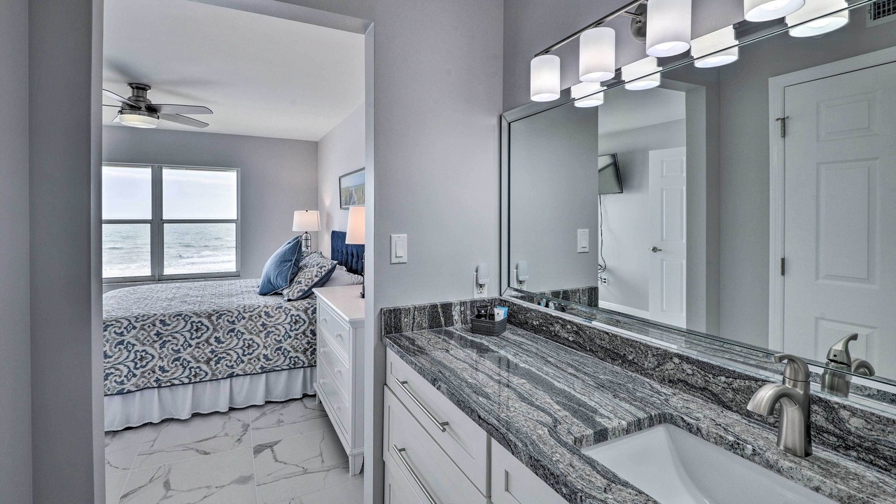 Photo of Bathroom in Seawinds Condo