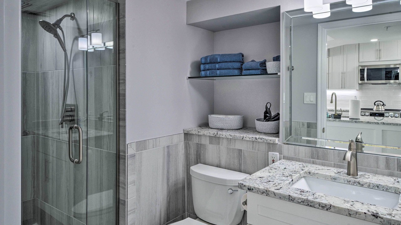 Photo of Bathroom in Seawinds Condo