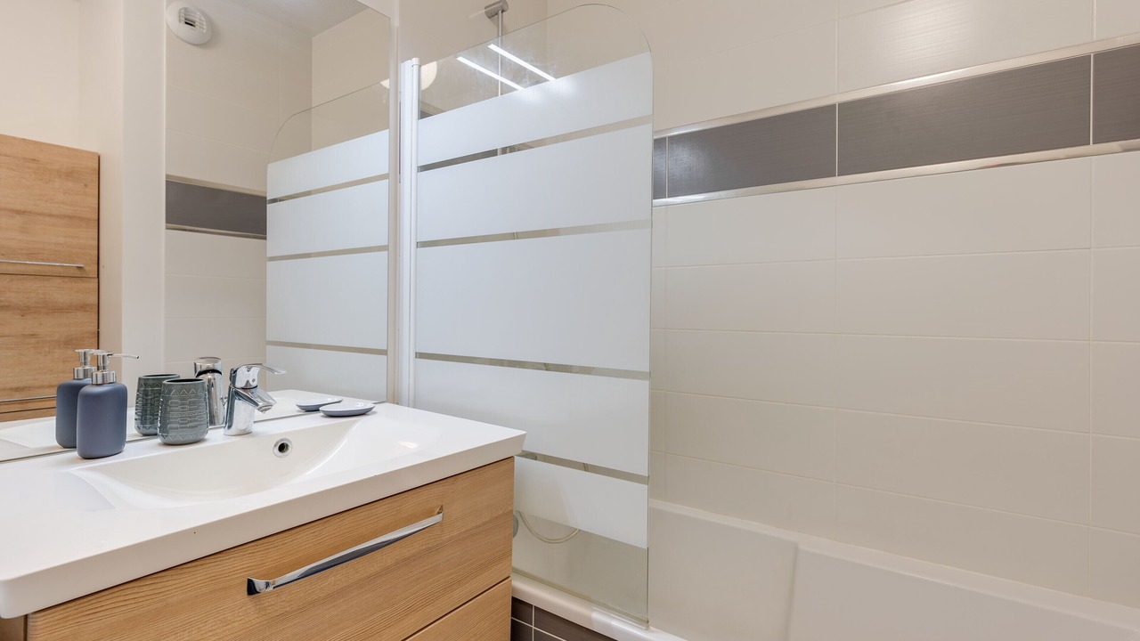 Photo of Bathroom in Cran-Gevrier