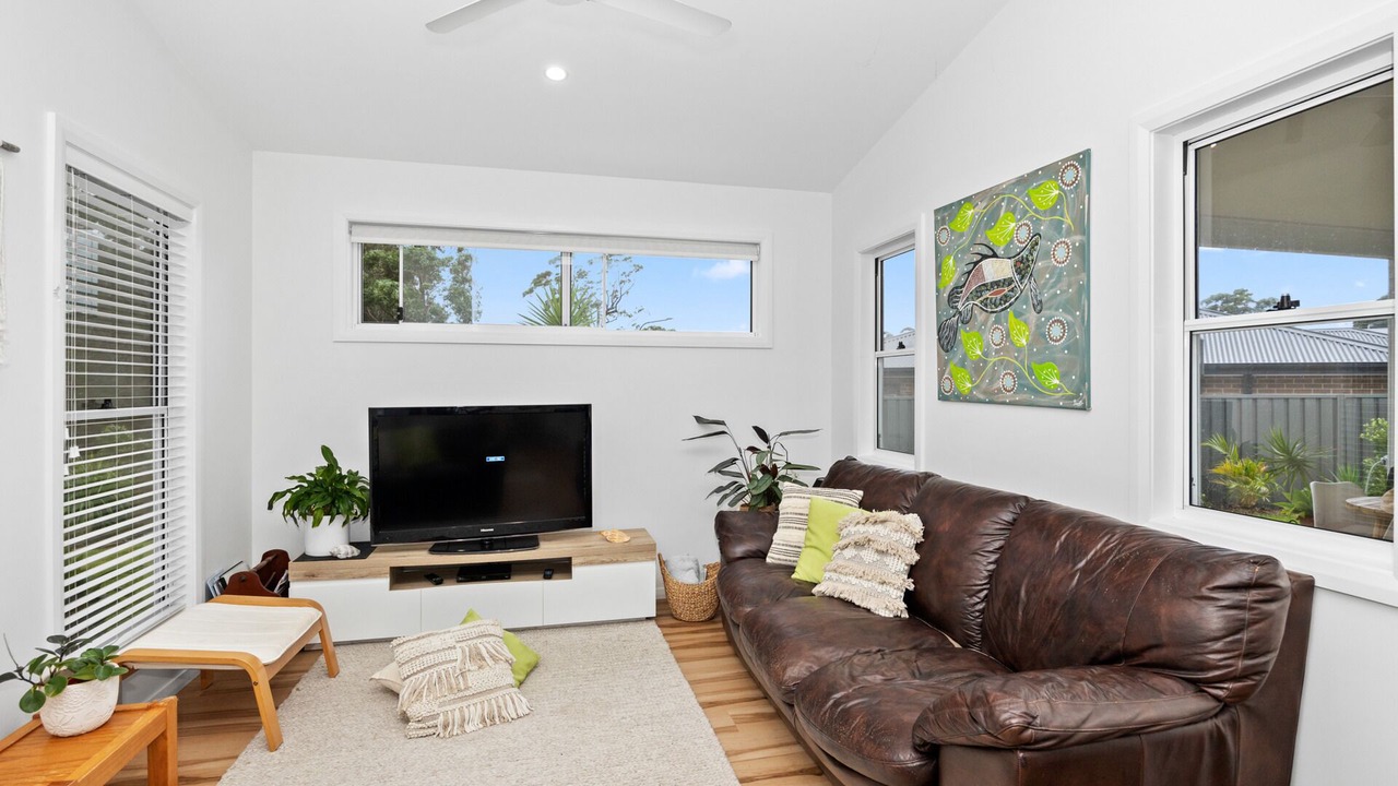 Photo of Livingroom in Dolphin Point