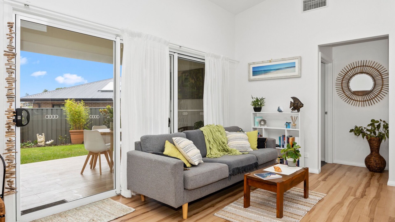 Photo of Livingroom in Dolphin Point