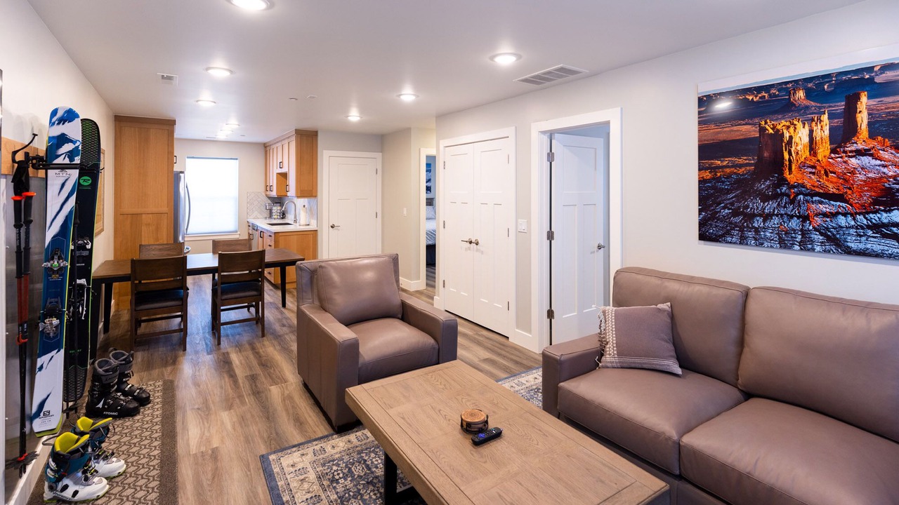 Photo of Livingroom in Cottonwood Heights