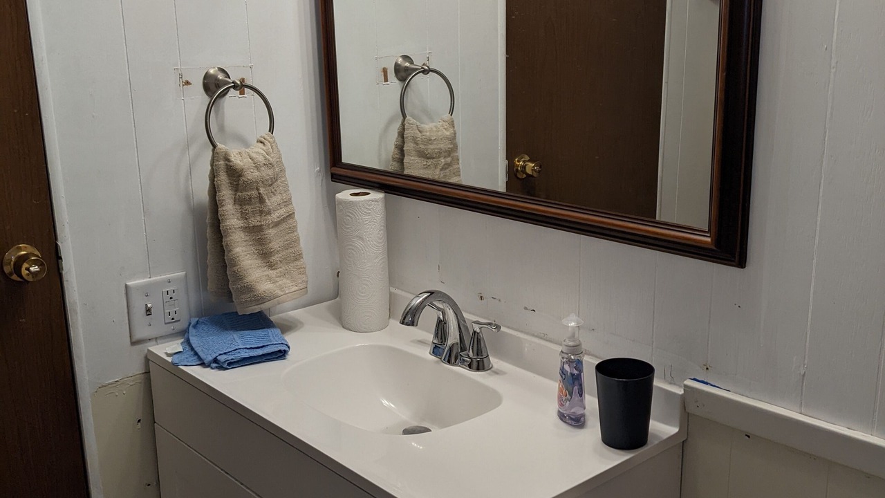 Photo of Bathroom in Carolyn Estates