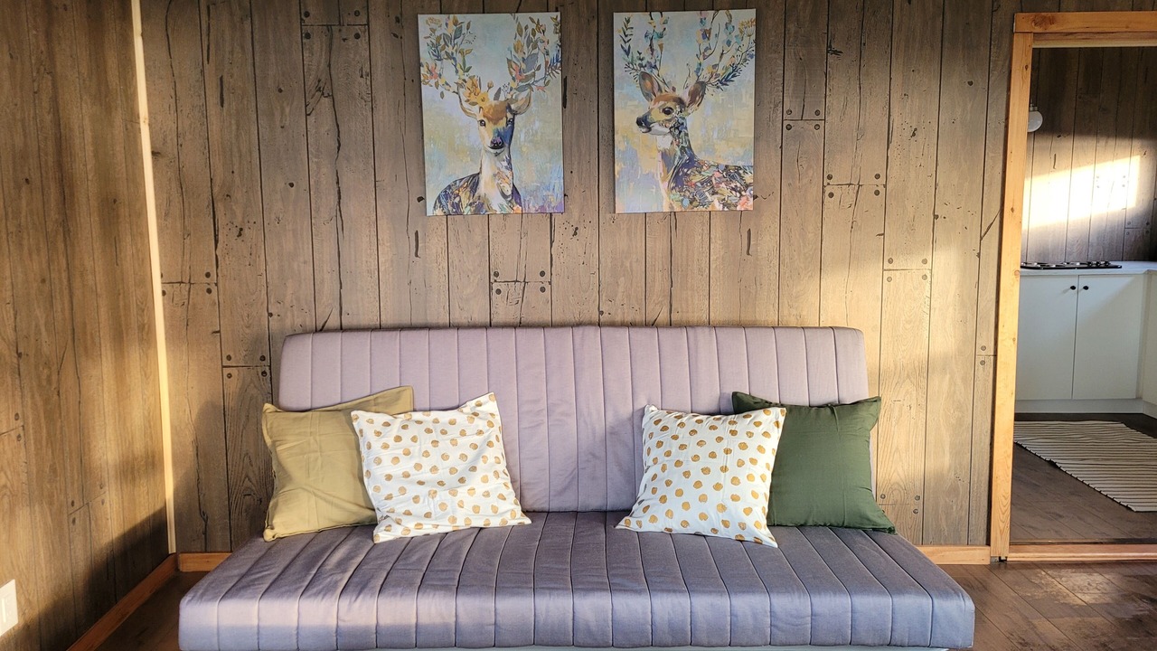 Photo of Livingroom in Howe Island