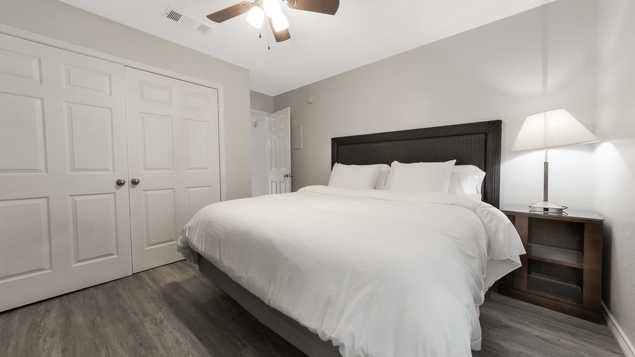 Photo of Bedroom in Sonesta West