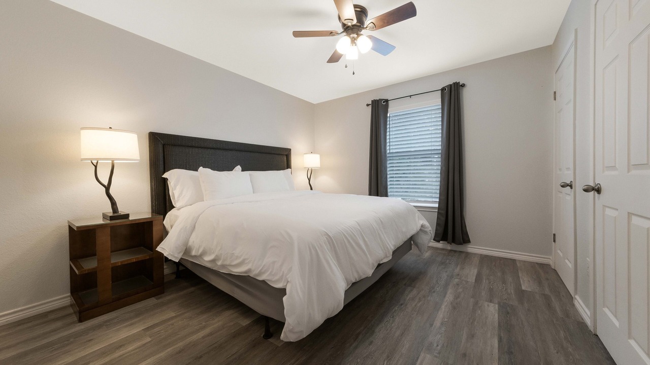 Photo of Bedroom in Sonesta West