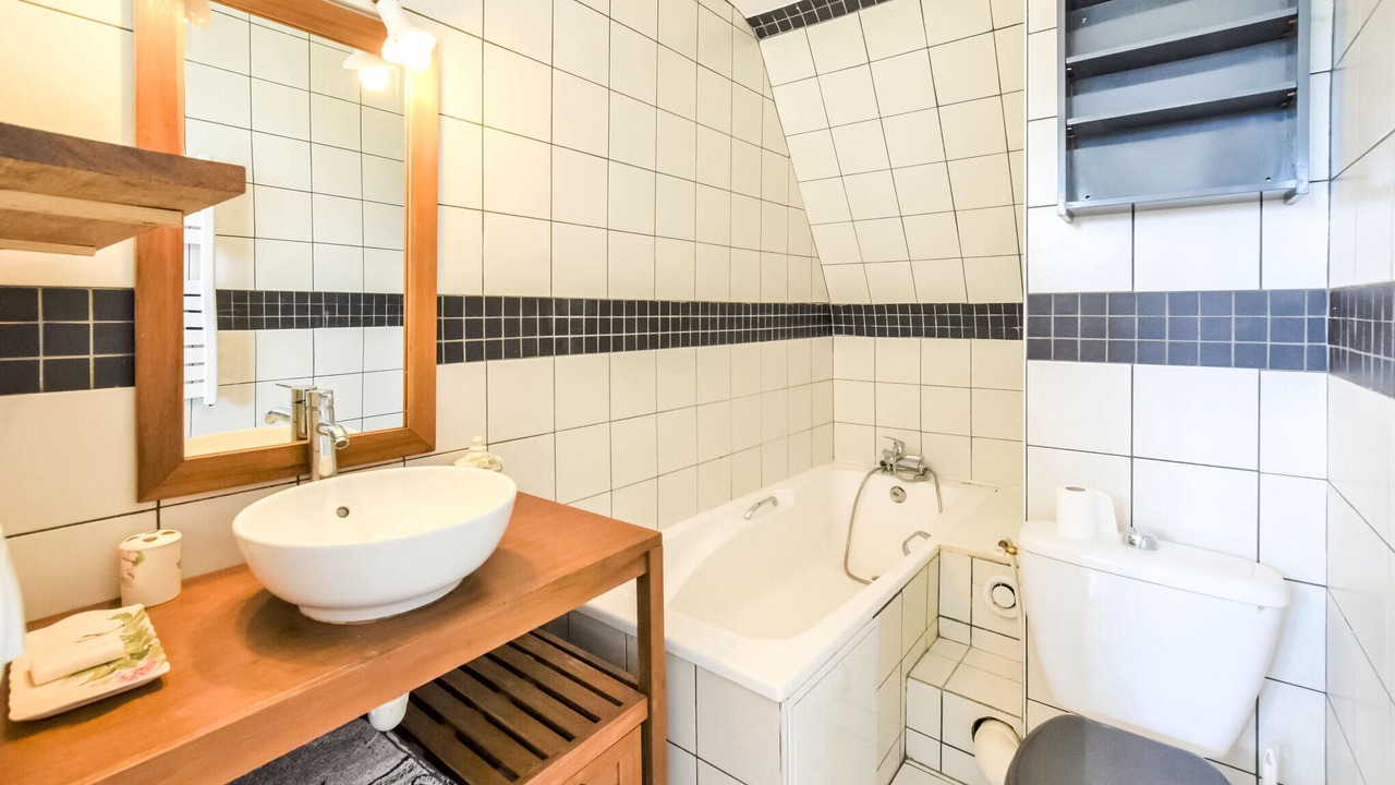 Photo of Bathroom in Le Mesnil-Esnard