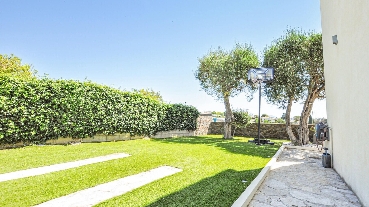 Photo of Outdoor in Montaleigne