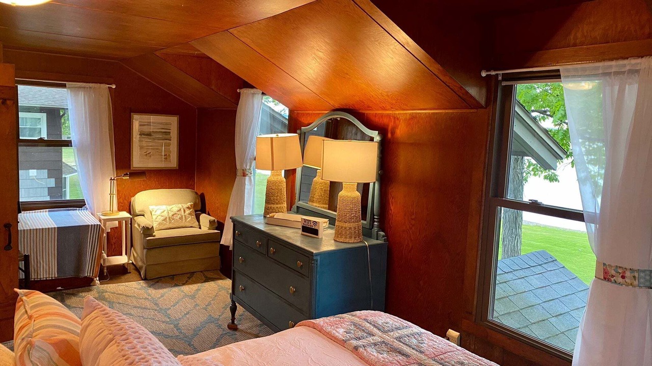Photo of Bedroom in Town of Owasco