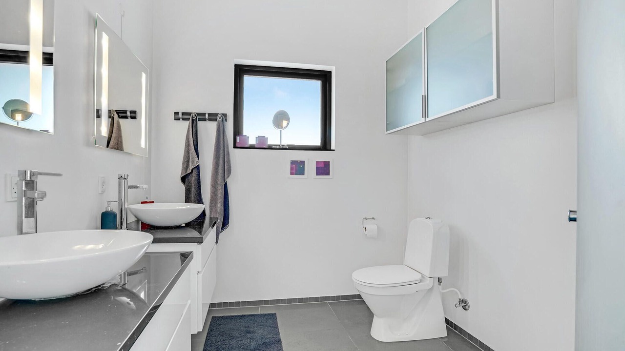 Photo of Bathroom in Hou