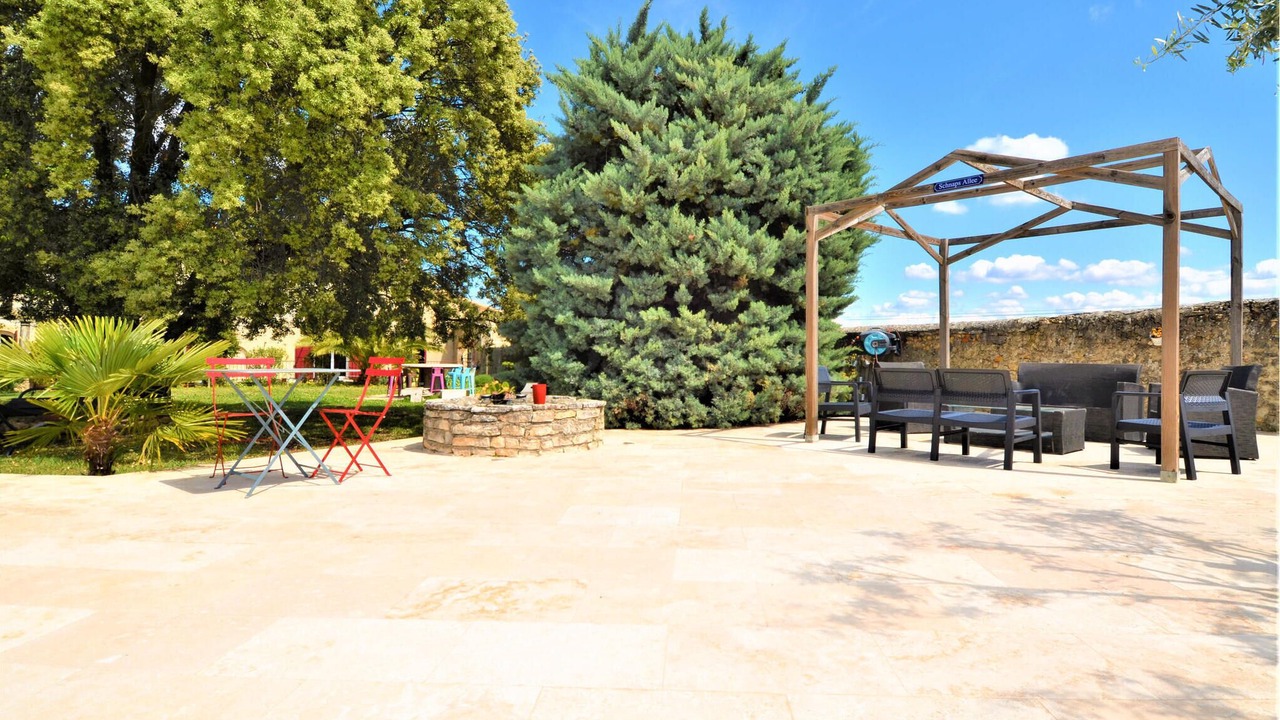 Photo of Outdoor in Pont-Saint-Esprit
