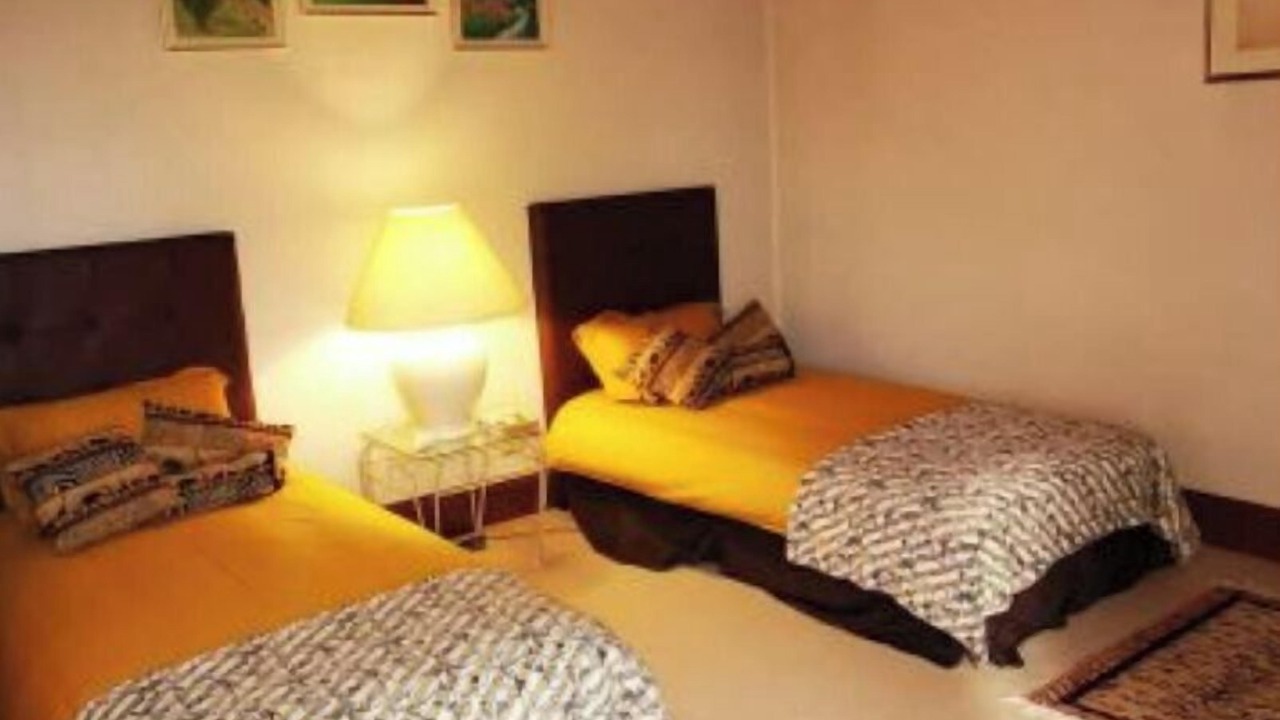 Photo of Bedroom in Isomes