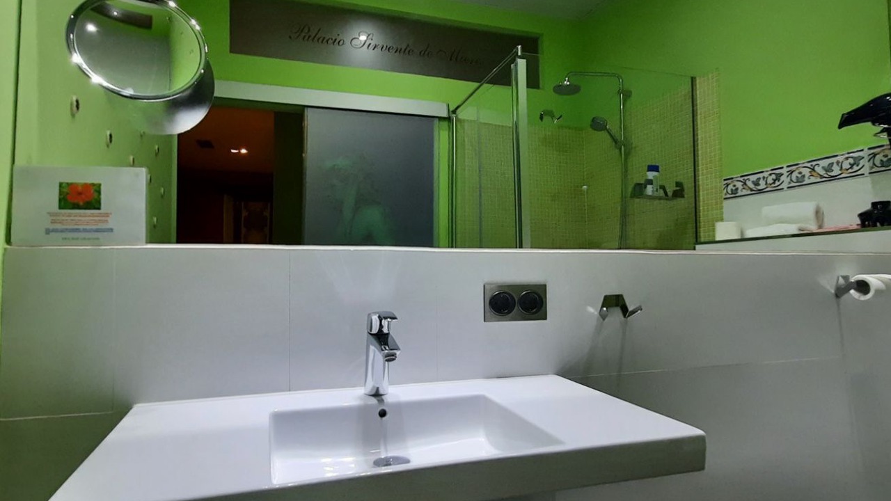 Photo of Bathroom in Andujar