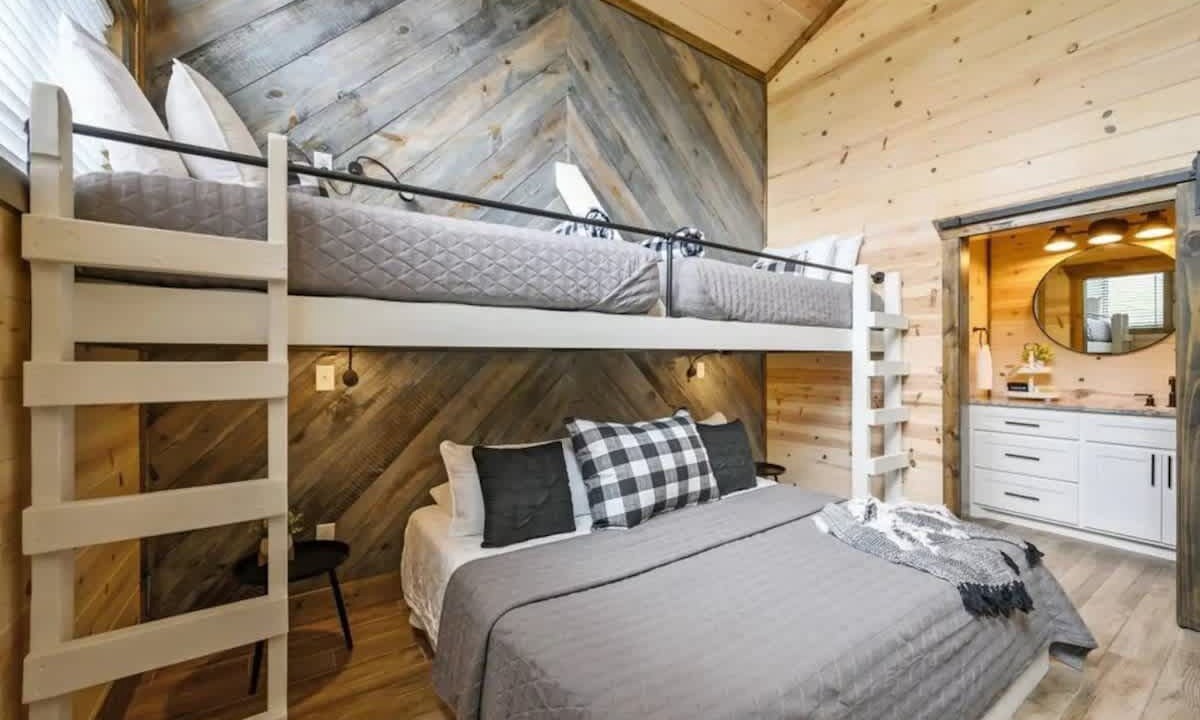 Photo of Bedroom in Golden