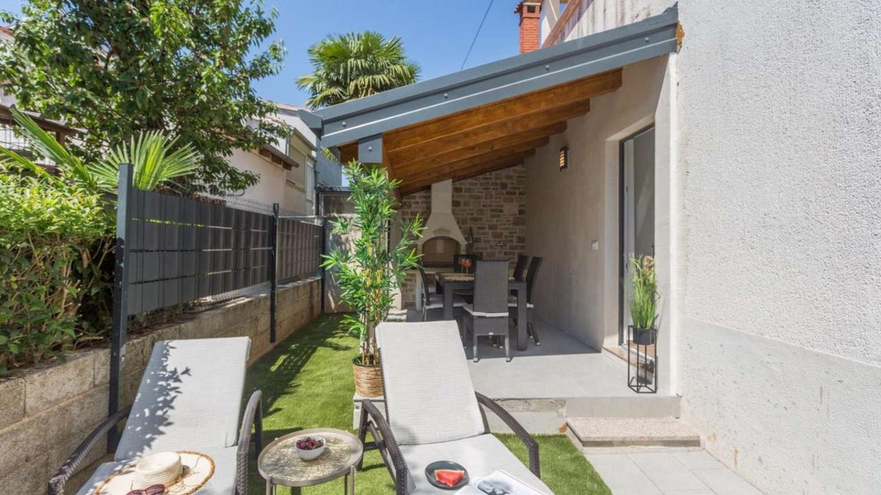 Photo of Outdoor in Spadici