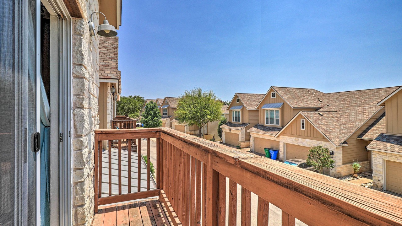 Photo of Patio Balcony in Highland Lake Estates