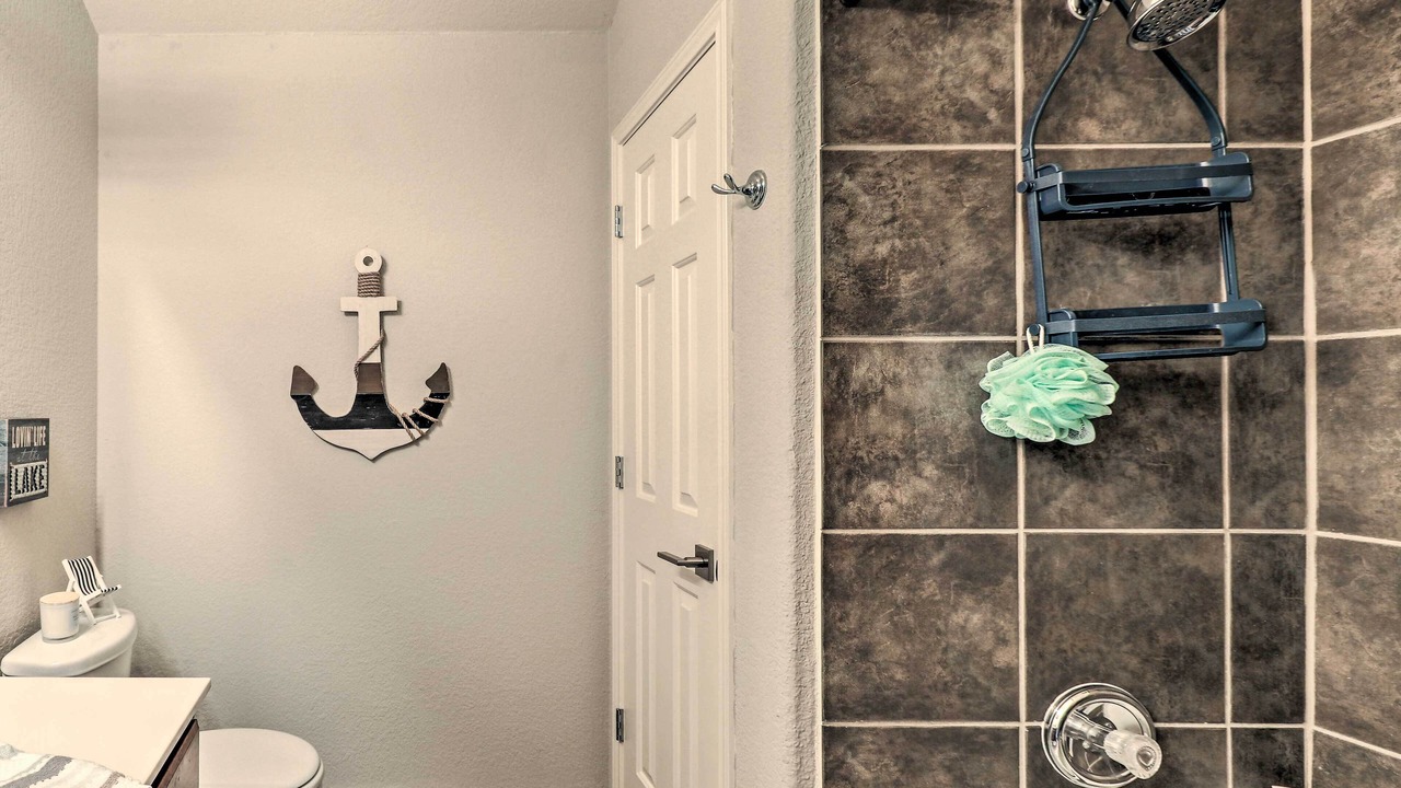 Photo of Bathroom in Highland Lake Estates