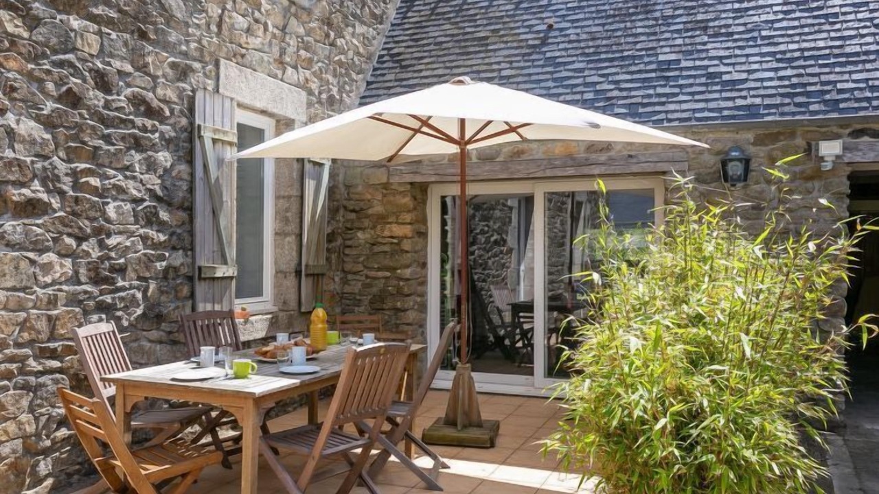 Photo of Outdoor in Coat-Meal