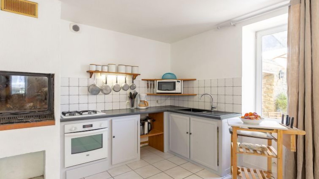 Photo of Bedroom in Coat-Meal