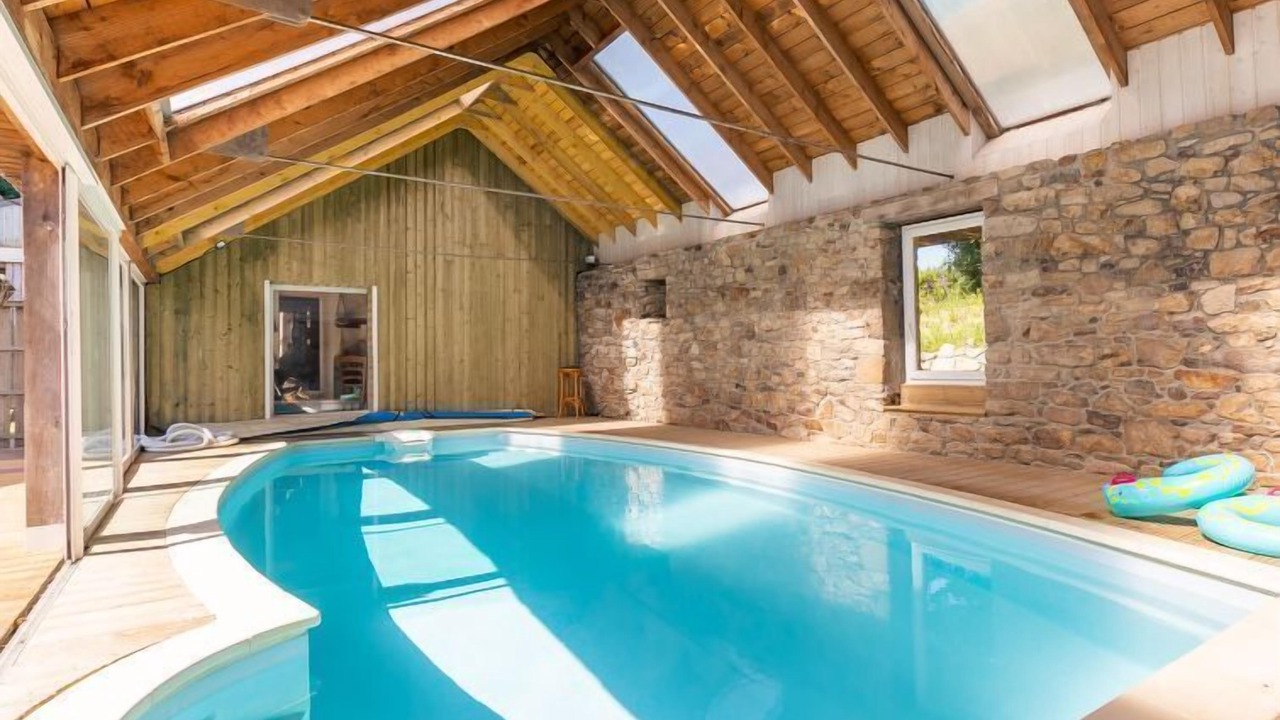 Photo of Outdoor in Coat-Meal