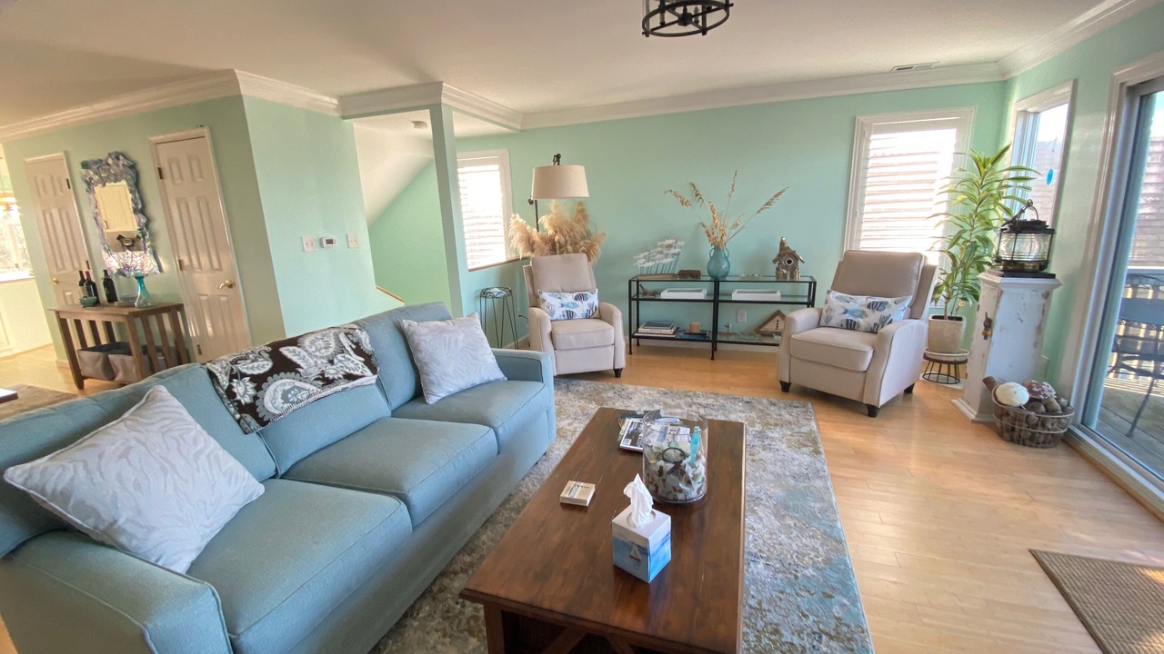 Photo of Livingroom in Willoughby Spit