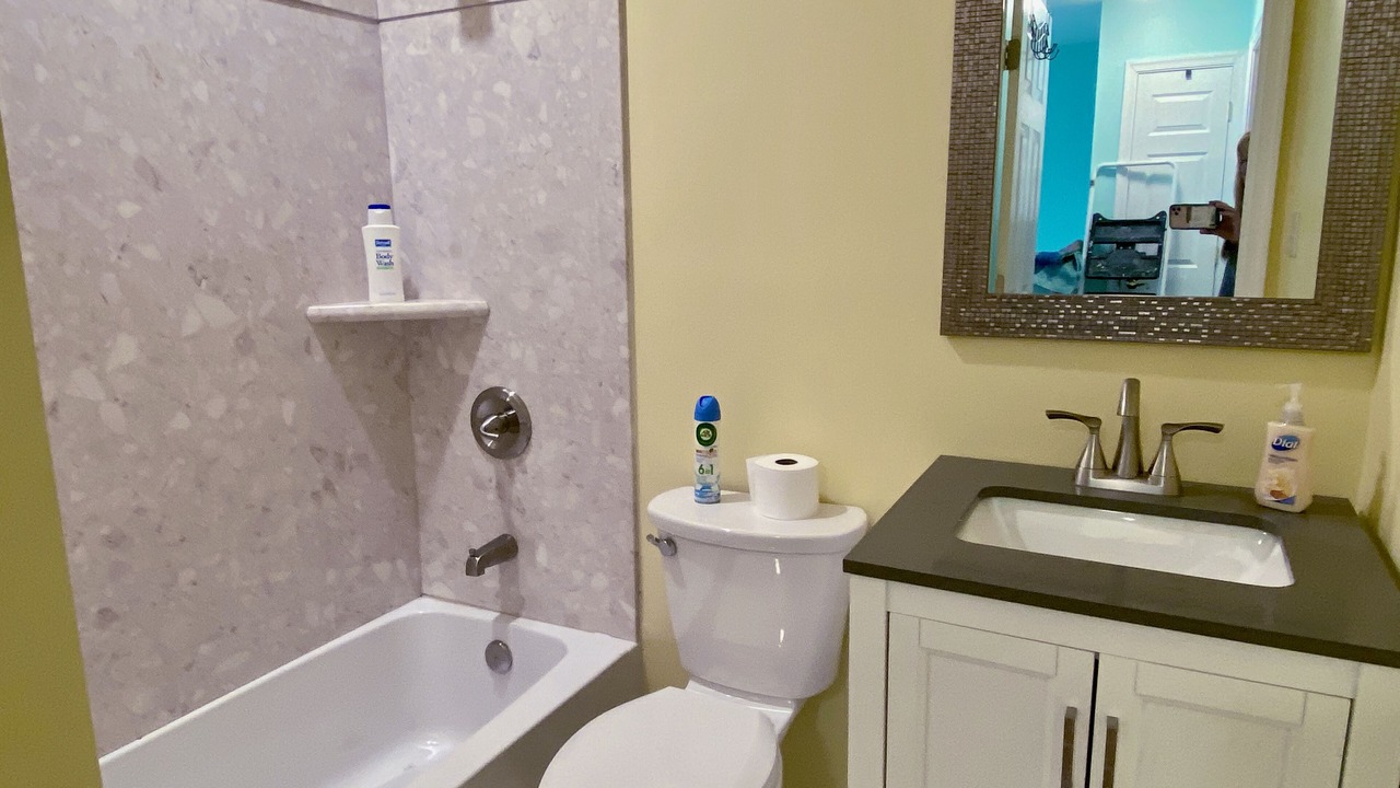 Photo of Bathroom in Willoughby Spit