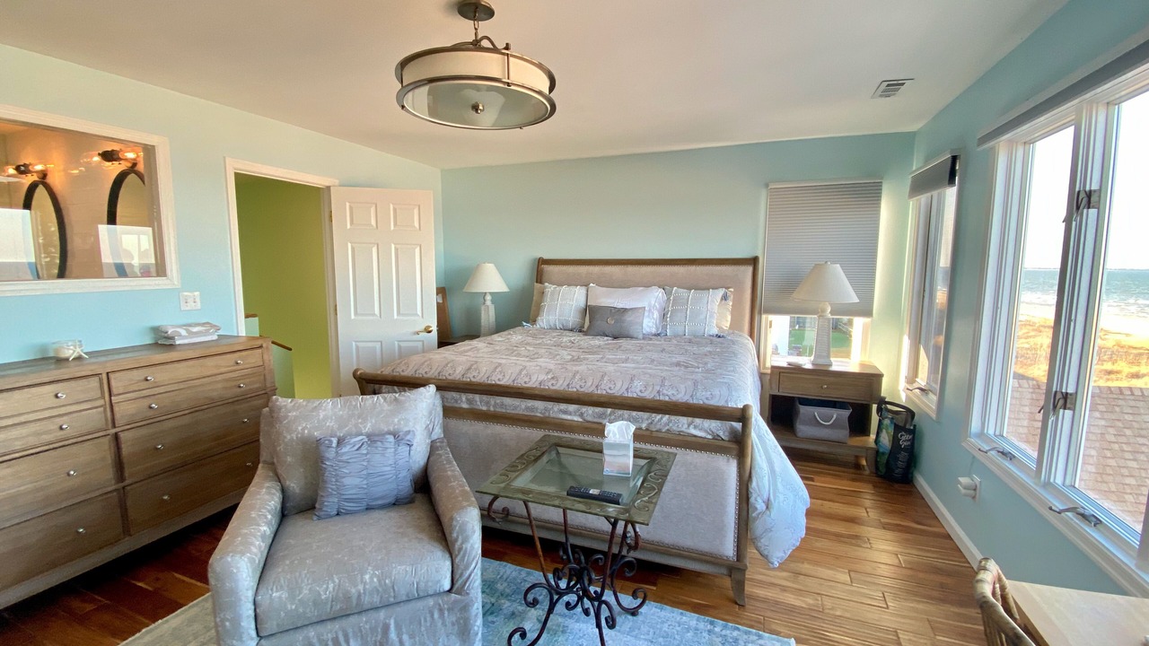 Photo of Bedroom in Willoughby Spit