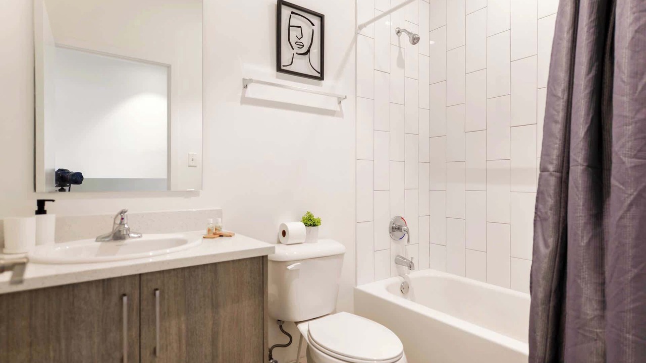 Photo of Bathroom in Golden Glades