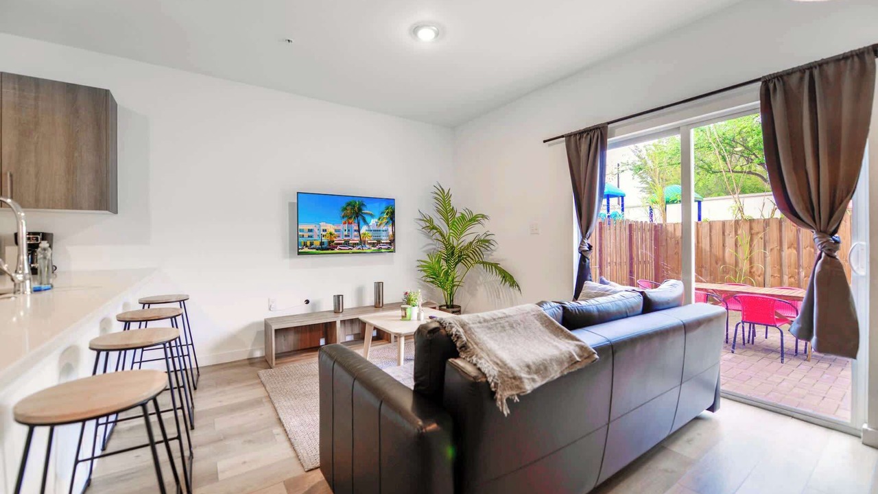 Photo of Livingroom in Golden Glades