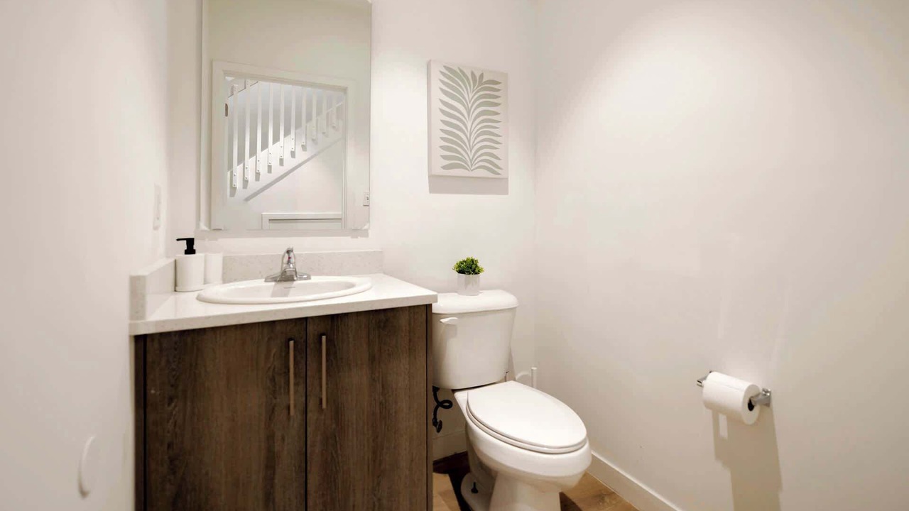 Photo of Bathroom in Golden Glades