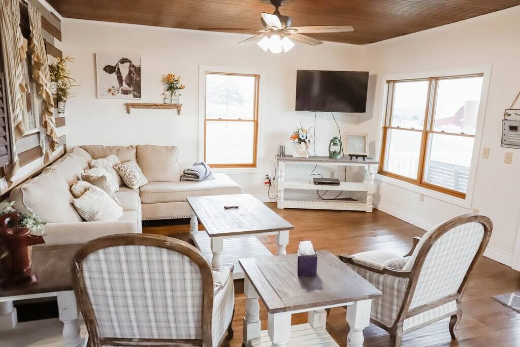 Photo of Livingroom in Owensville