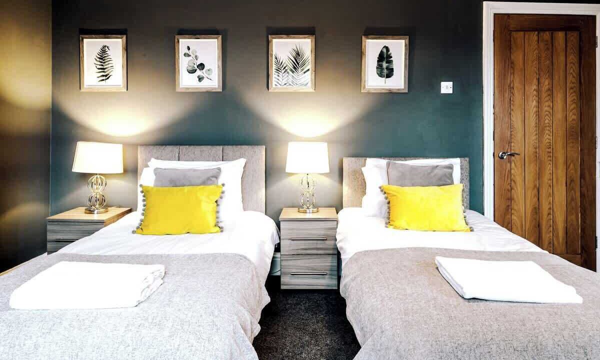 Photo of Others in Hoole