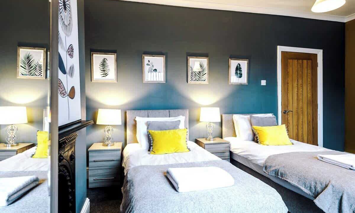 Photo of Others in Hoole