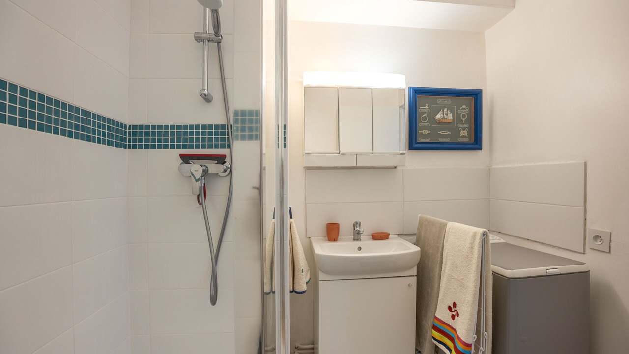 Photo of Bathroom in Courseulles-sur-Mer
