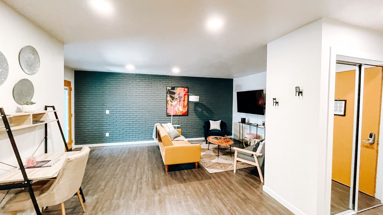 Photo of Livingroom in Midtown