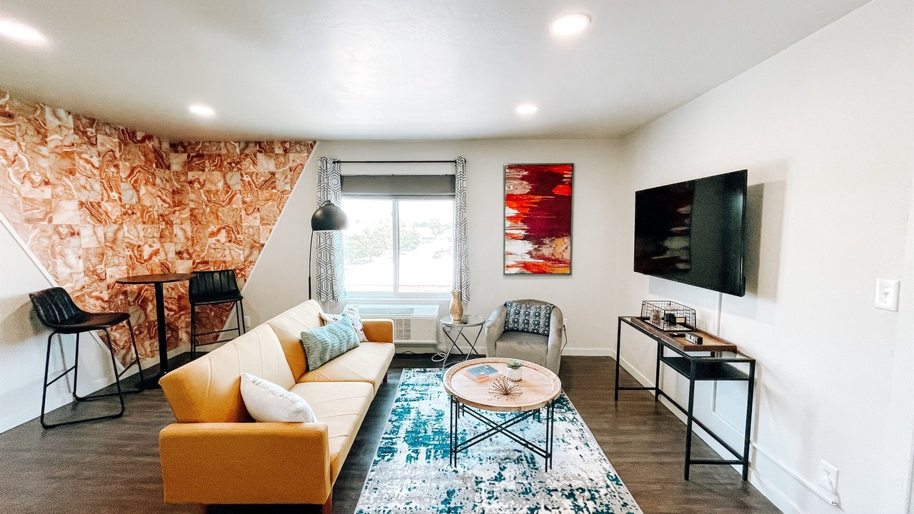 Photo of Livingroom in Midtown