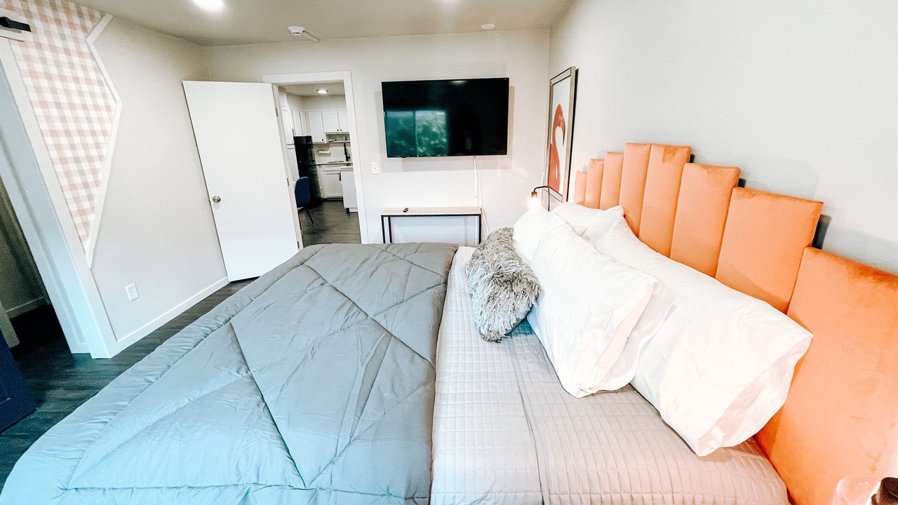 Photo of Bedroom in Midtown
