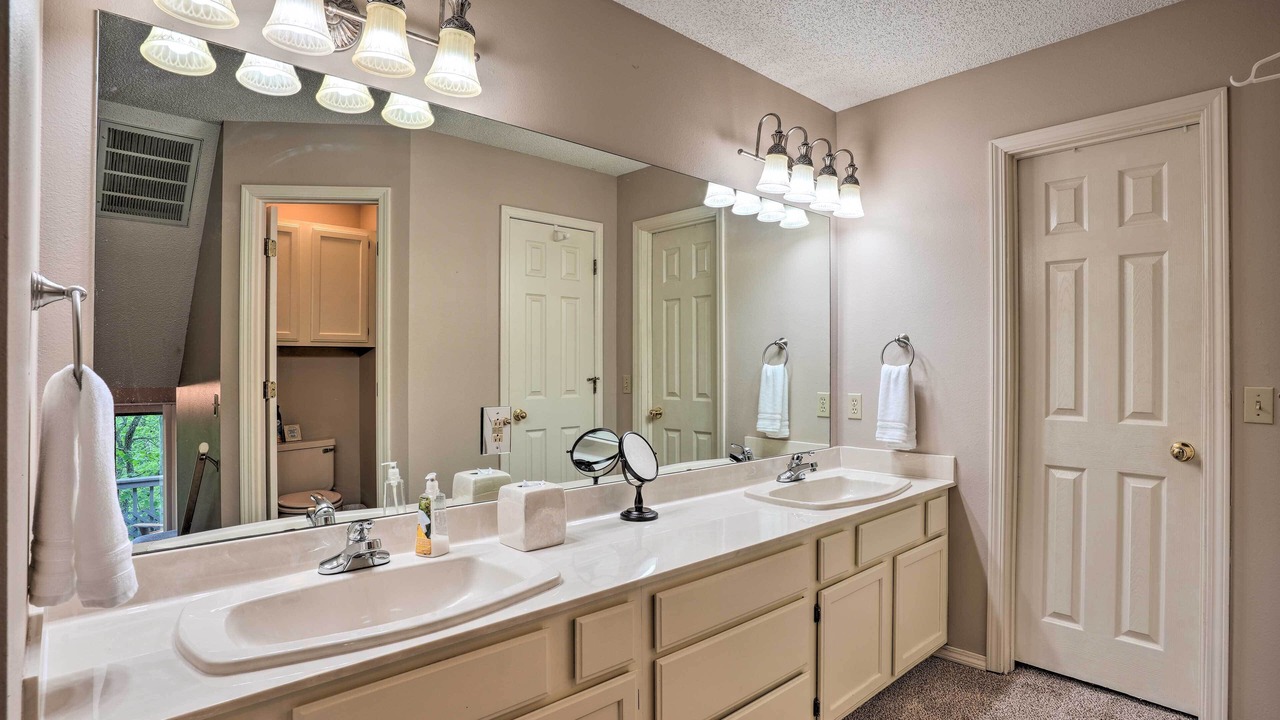 Photo of Bathroom in Lost Bridge Village