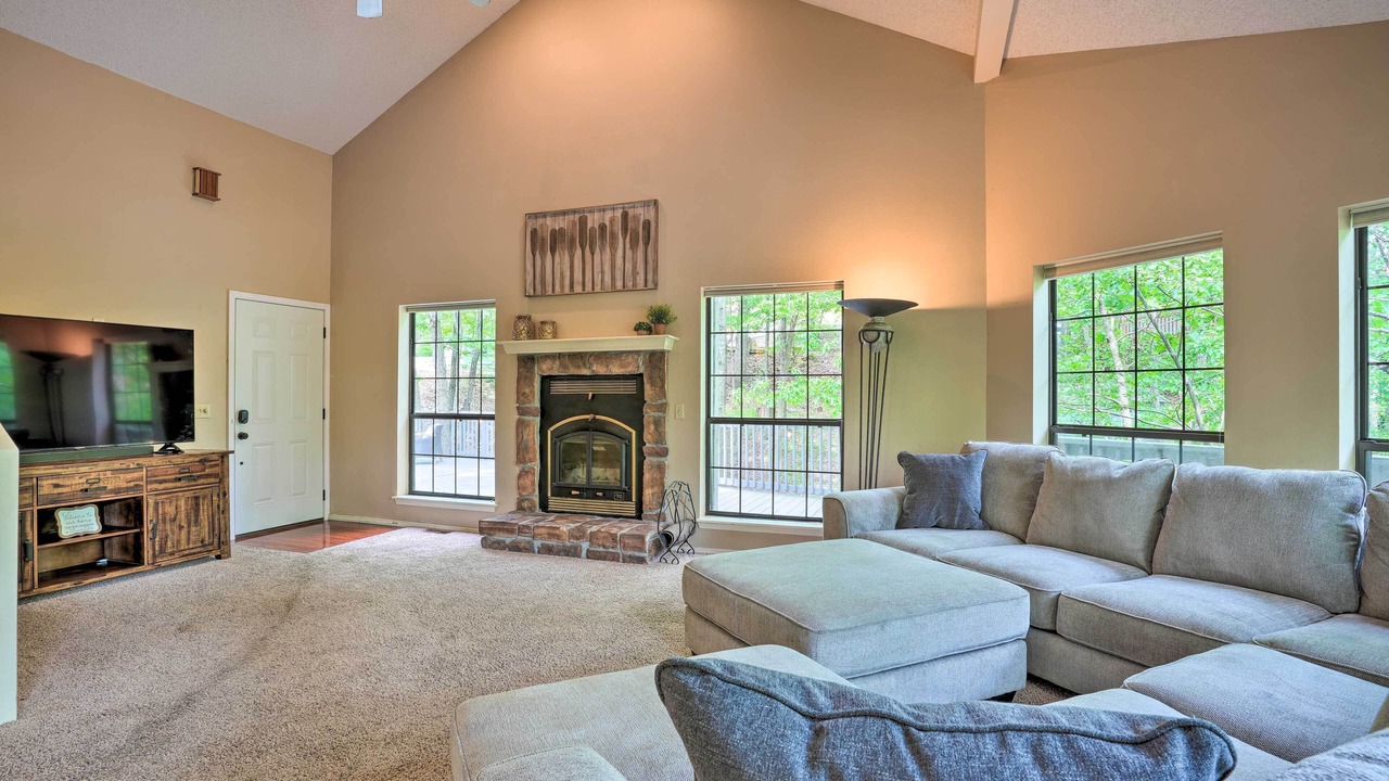 Photo of Livingroom in Lost Bridge Village