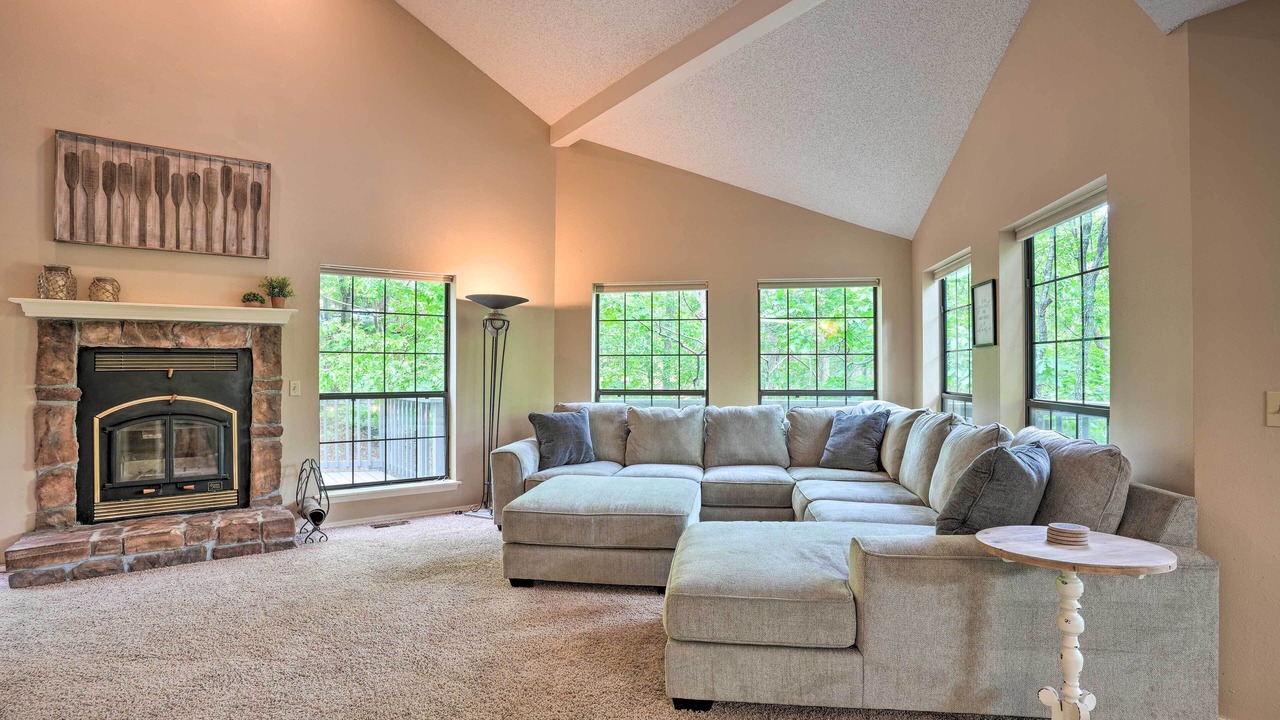 Photo of Livingroom in Lost Bridge Village