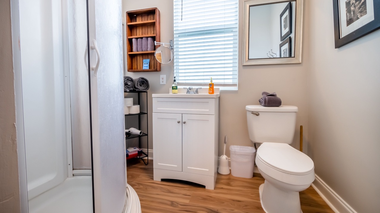 Photo of Bathroom in Historic Garderns