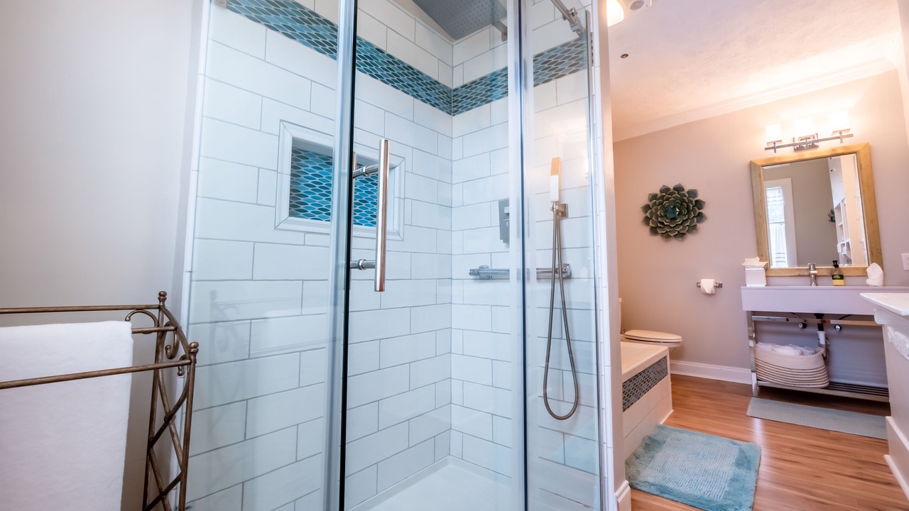 Photo of Bathroom in Historic Garderns