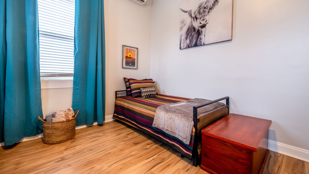 Photo of Bedroom in Historic Garderns