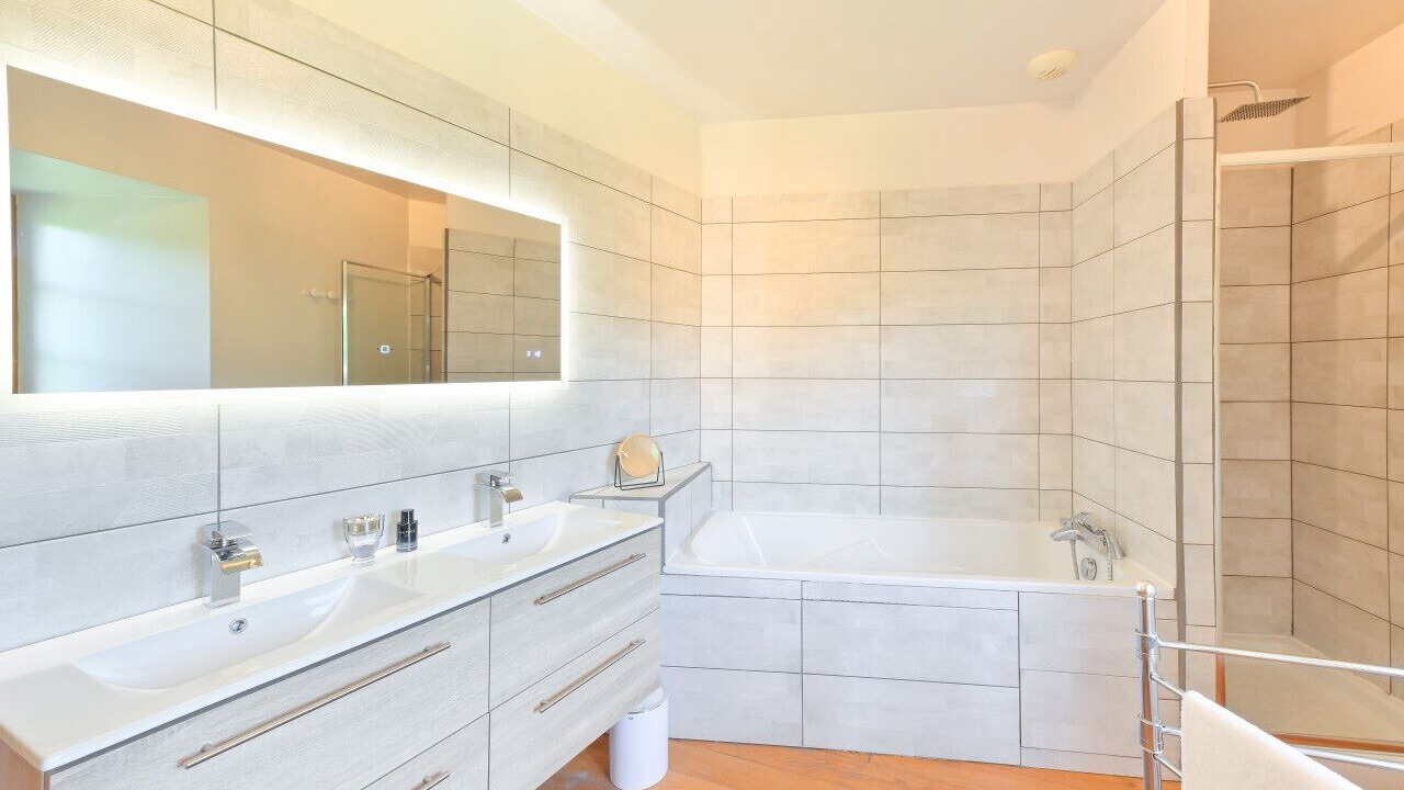 Photo of Bathroom in Leynhac