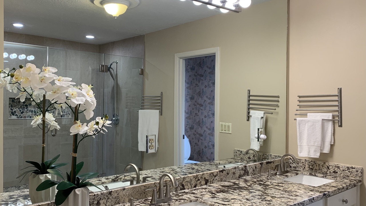 Photo of Bathroom in Nassau Bay