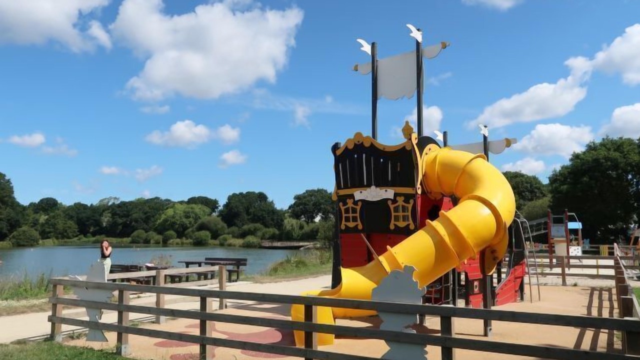 Photo of Outdoor in Coat-Meal